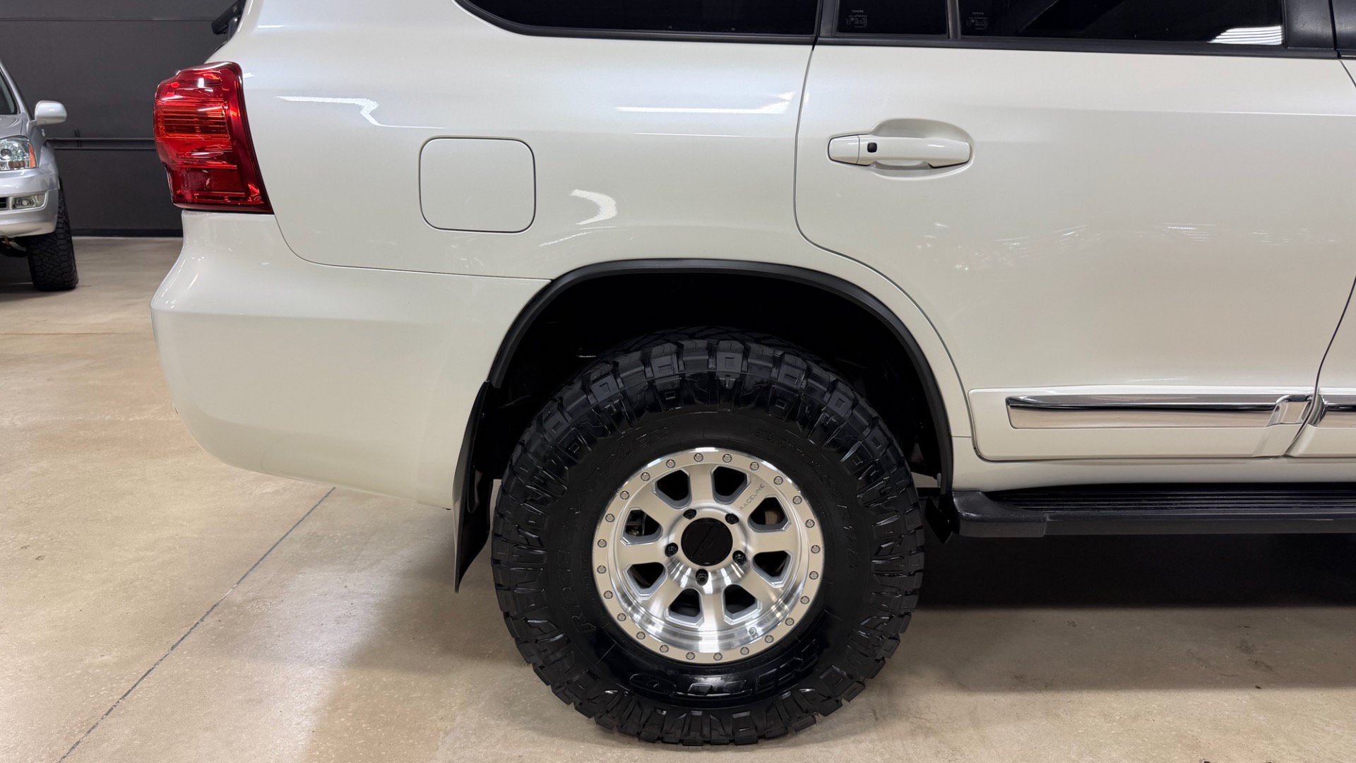Used 2014 Toyota Land Cruiser AWD/4WD image 15