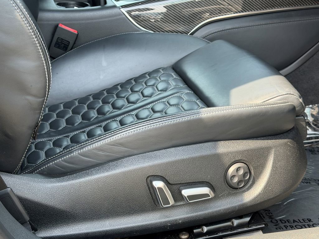 Used 2016 Audi RS 7 Prestige image 8