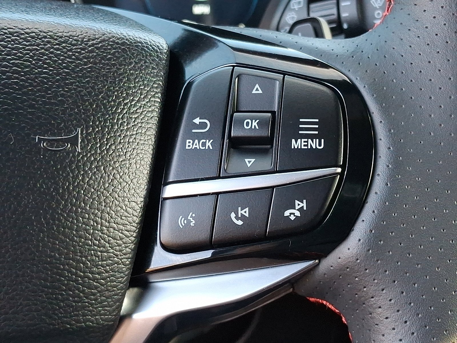 Used 2025 Ford Explorer ST AWD/4WD image 22
