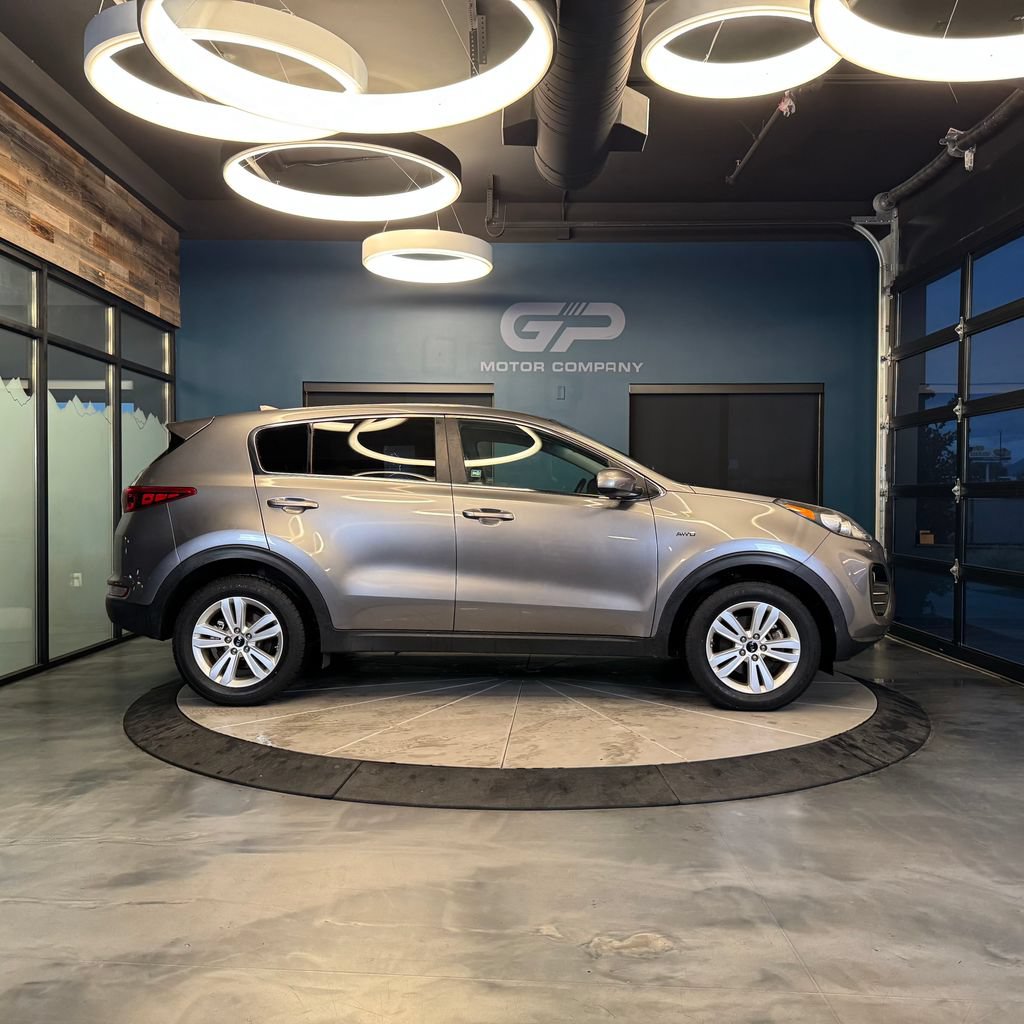 Used 2017 Kia Sportage LX AWD/4WD image 2