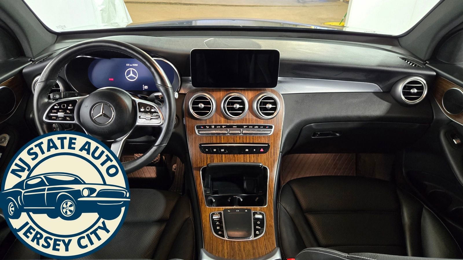 Used 2022 Mercedes-Benz GLC 300 4MATIC image 26