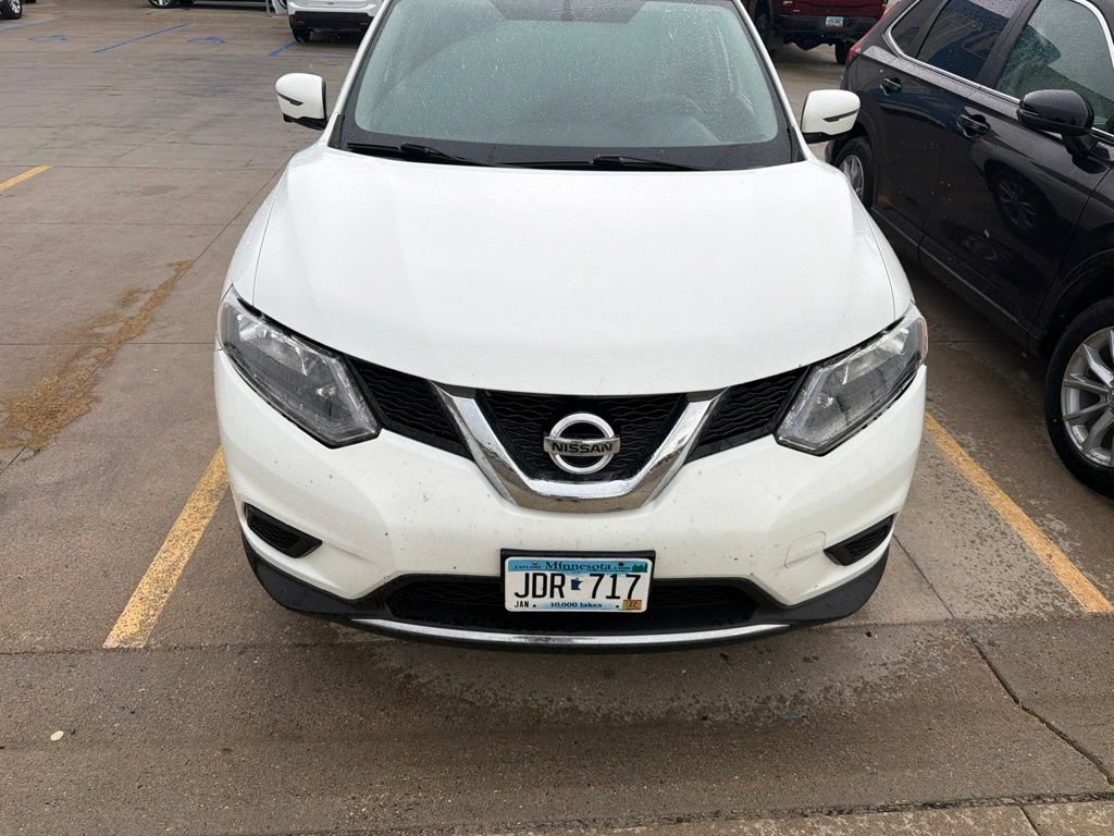 Used 2016 Nissan Rogue SV w/ SV Premium Package AWD/4WD image 2
