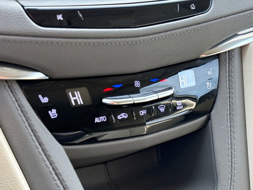 Certified 2023 Cadillac XT5 Premium Luxury w/ LPO, Floor Liner Package image 21