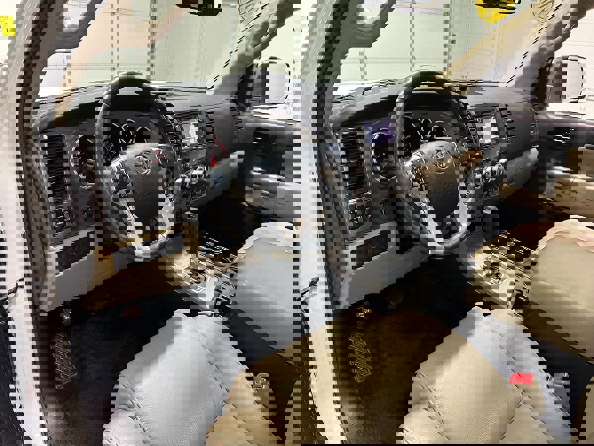 Used 2016 Toyota Sequoia SR5 image 30