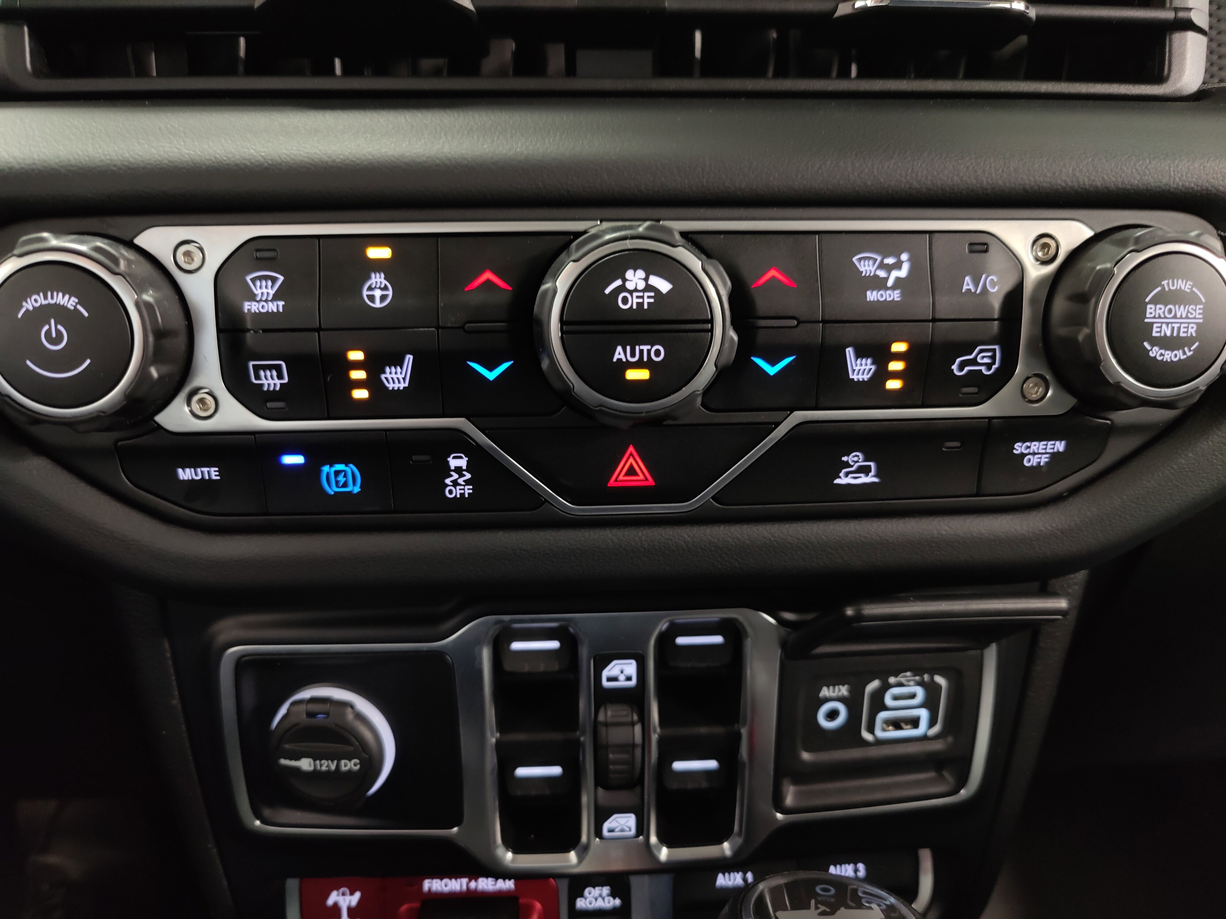 Used 2024 Jeep Wrangler Unlimited Rubicon 4xe w/ Technology Group image 24