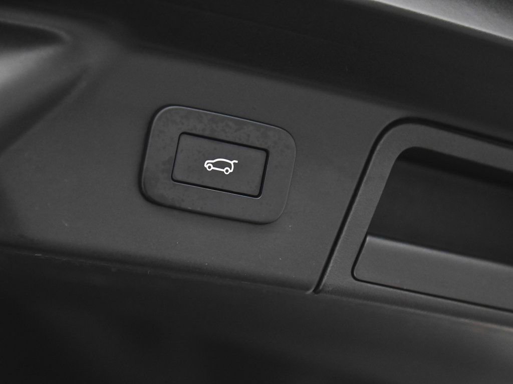 Used 2023 Land Rover Range Rover Velar S image 39