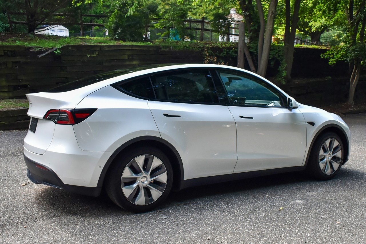 Used 2021 Tesla Model Y 2WD image 7