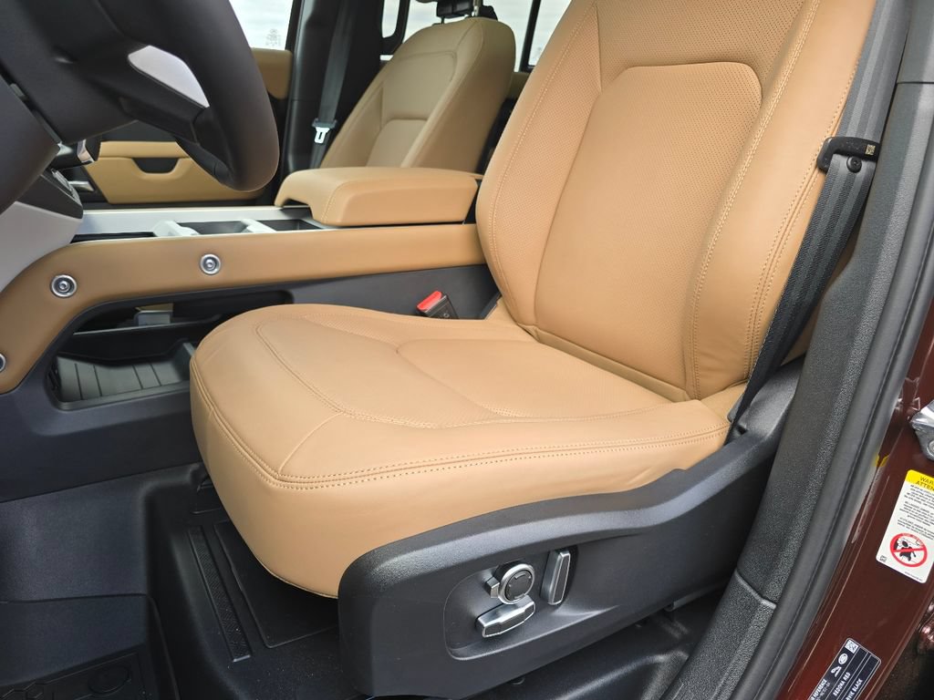 New 2026 Land Rover Defender 130 X-Dynamic SE AWD/4WD image 39