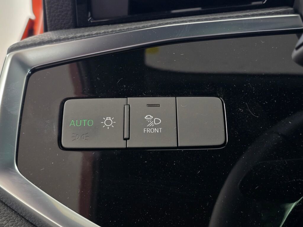 New 2025 Audi Q3 2.0T Premium image 24