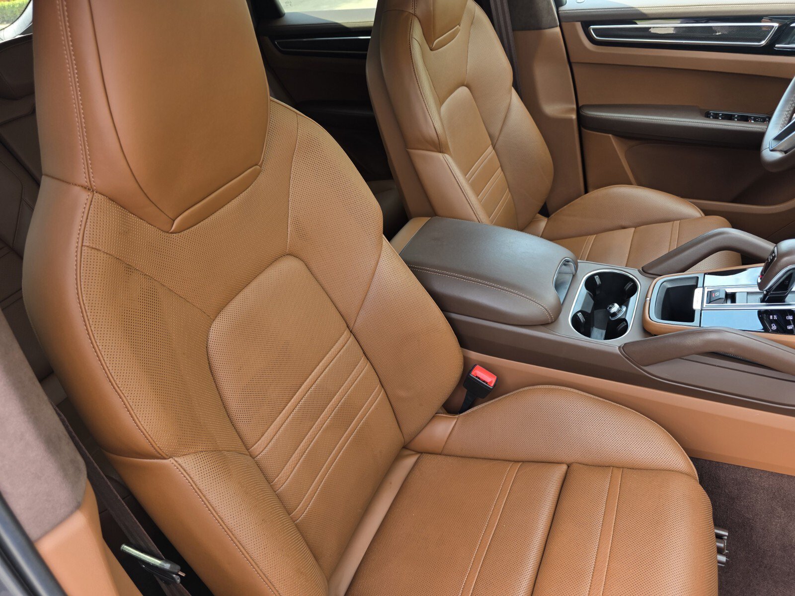 Used 2023 Porsche Cayenne GTS AWD/4WD image 29