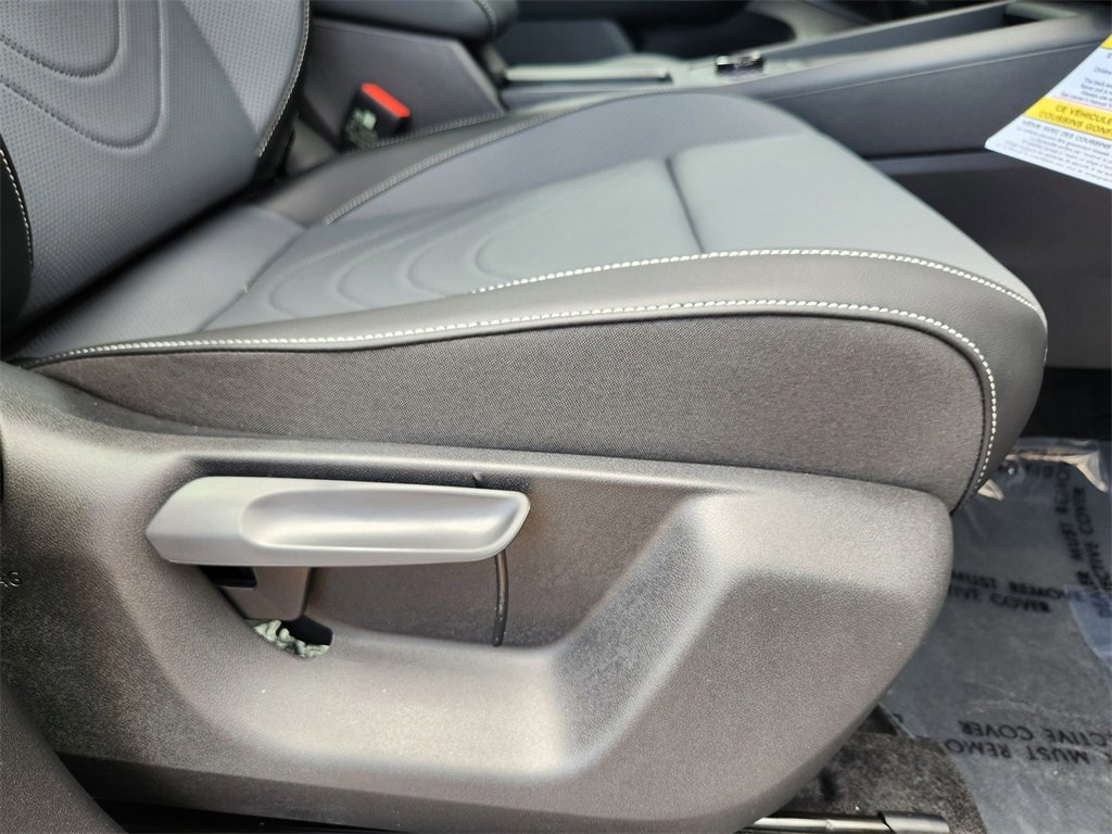 New 2025 Volkswagen Tiguan SE image 18