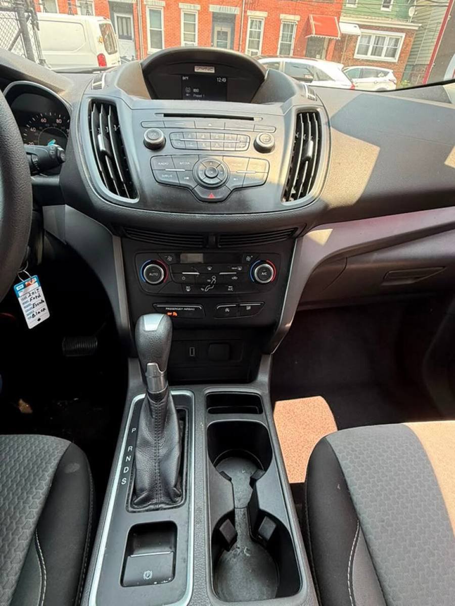 Used 2017 Ford Escape SE AWD/4WD image 14