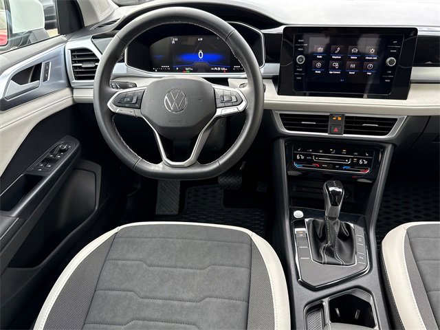 Used 2025 Volkswagen Taos SE image 21