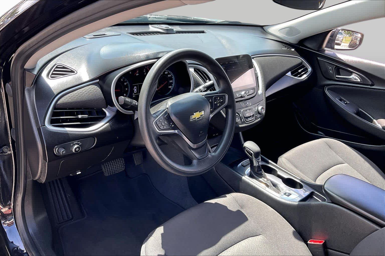 Used 2024 Chevrolet Malibu LS FWD image 17
