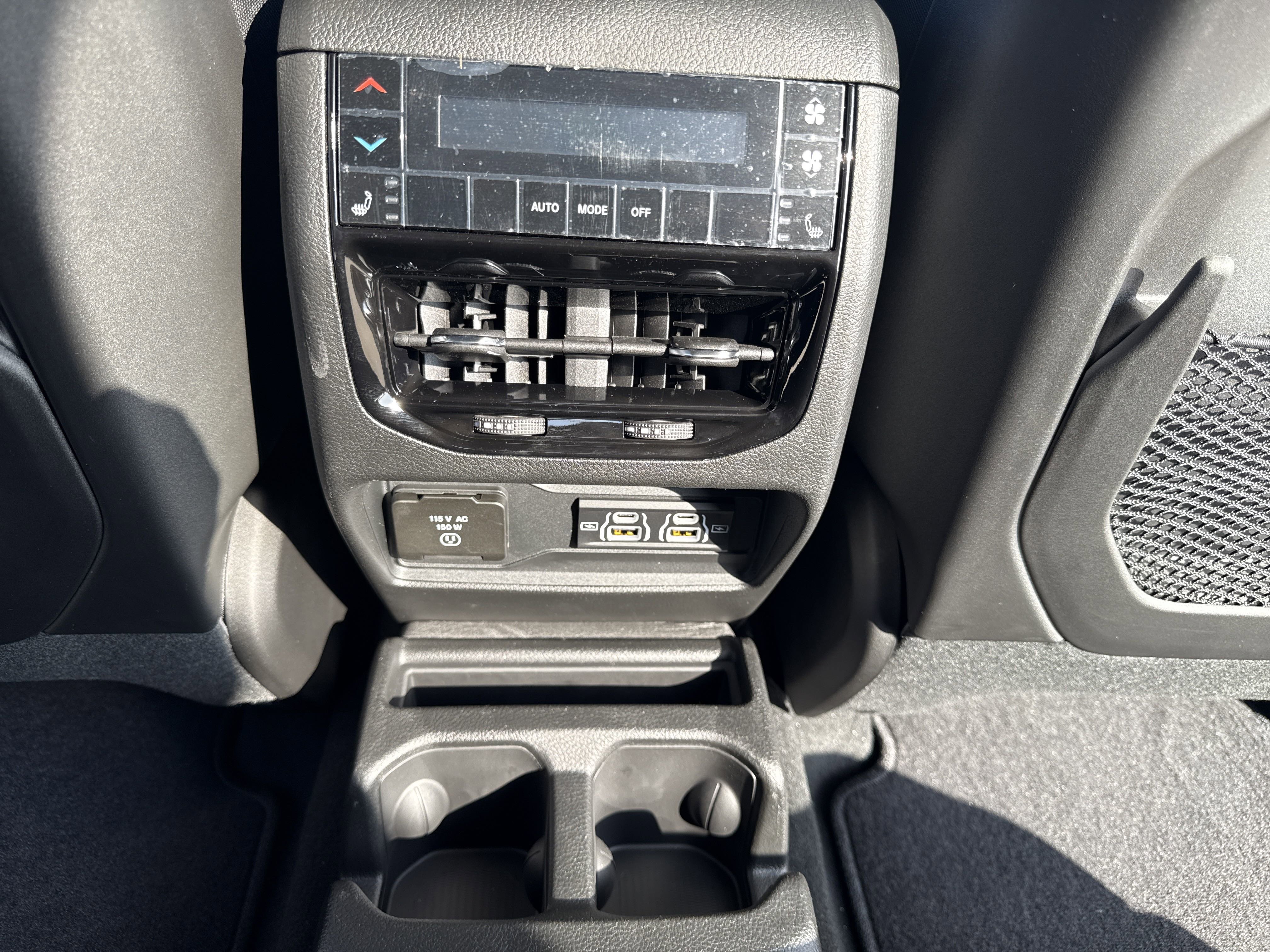 New 2025 Jeep Grand Cherokee L Overland w/ Trailer Tow Package image 28