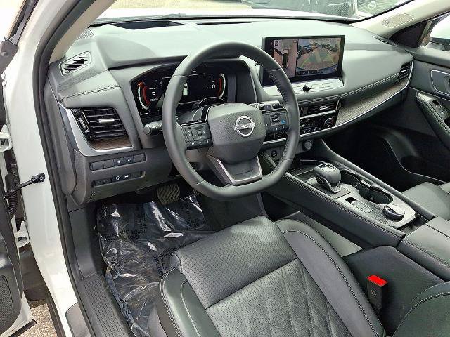 Certified 2025 Nissan Rogue Platinum w/ Tech Package AWD/4WD image 27