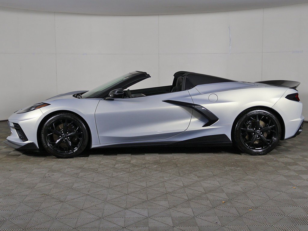 Used 2021 Chevrolet Corvette Stingray Premium Conv w/ Z51 Performance Package RWD image 21