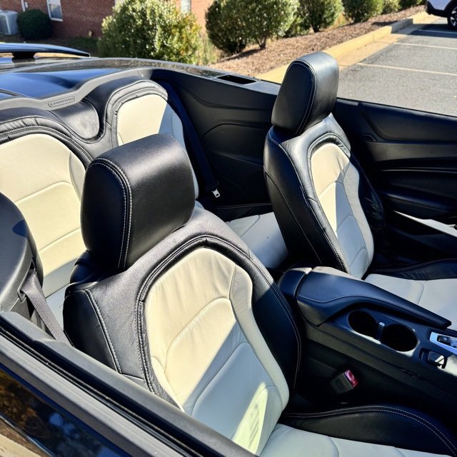 Used 2018 Chevrolet Camaro SS image 16