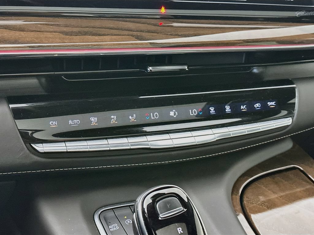 Used 2023 Cadillac Escalade Premium Luxury Platinum AWD/4WD image 18
