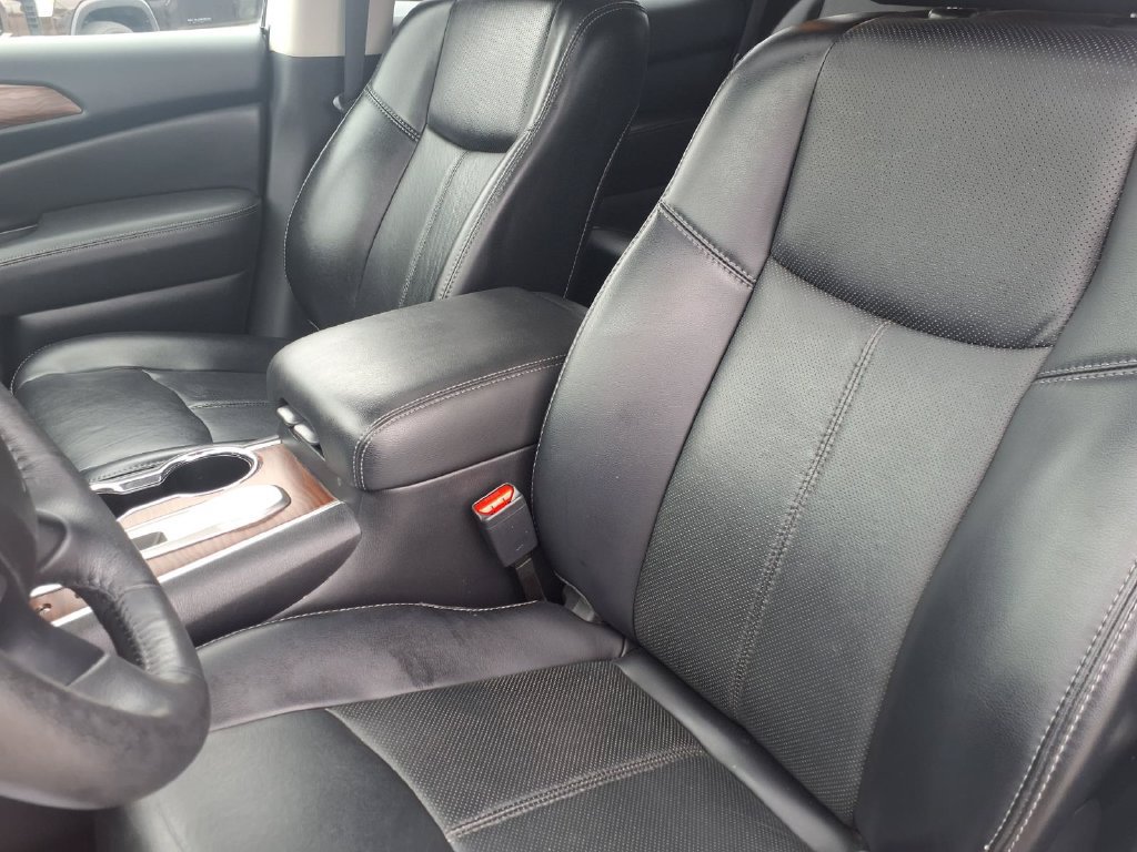 Used 2018 Nissan Pathfinder Platinum w/ Cargo Package FWD image 11