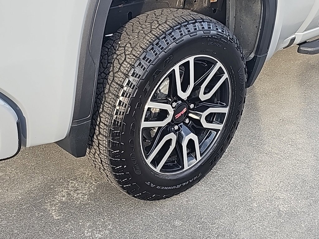 Certified 2025 GMC Sierra 1500 AT4 w/ AT4 Premium Package image 8