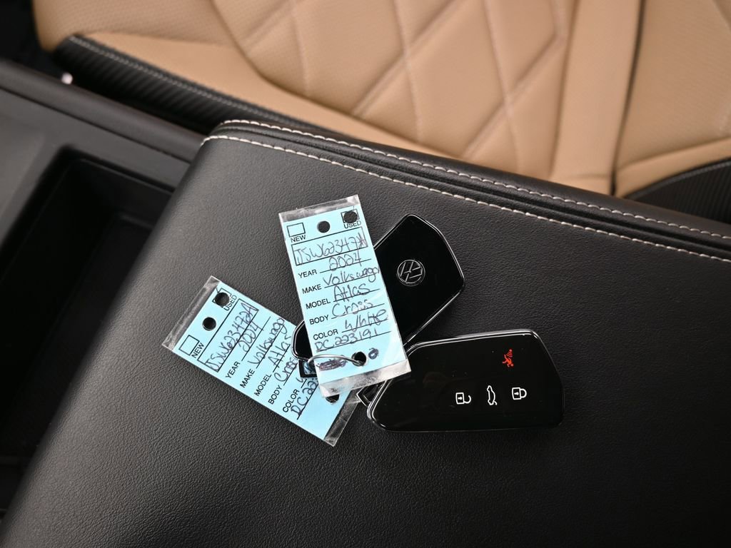 Used 2024 Volkswagen Atlas Cross Sport SE image 18