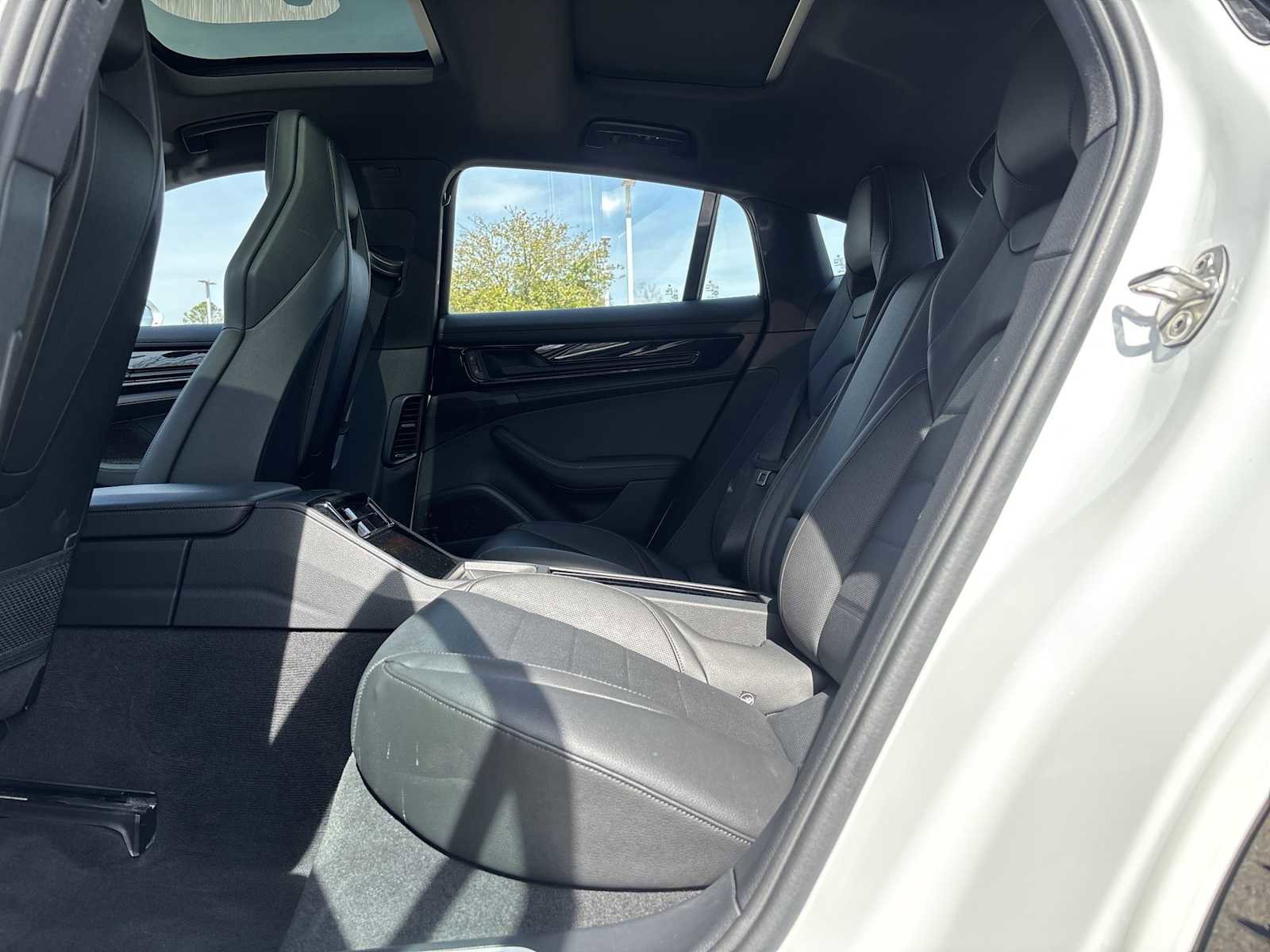 Used 2025 Porsche Panamera image 22