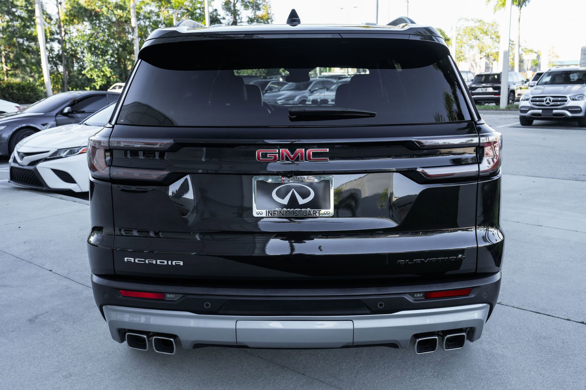 Used 2024 GMC Acadia Elevation image 25