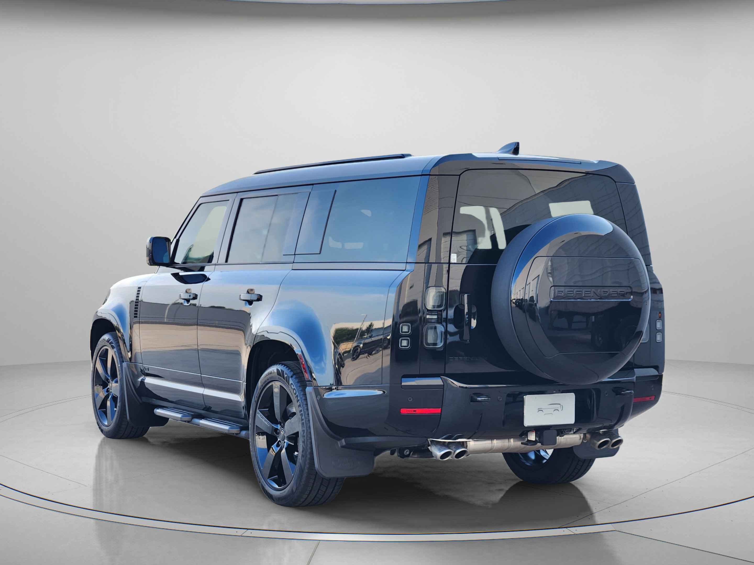 New 2026 Land Rover Defender 130 V8 AWD/4WD image 3