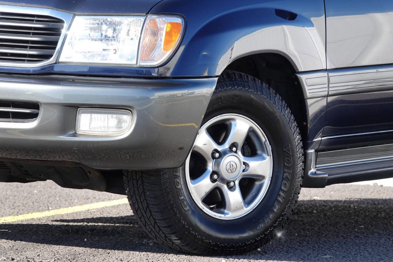 Used 2002 Toyota Land Cruiser AWD/4WD image 35