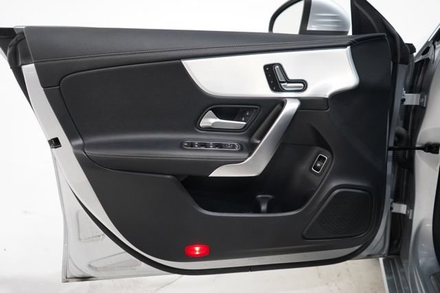 Used 2025 Mercedes-Benz CLA 250 image 18