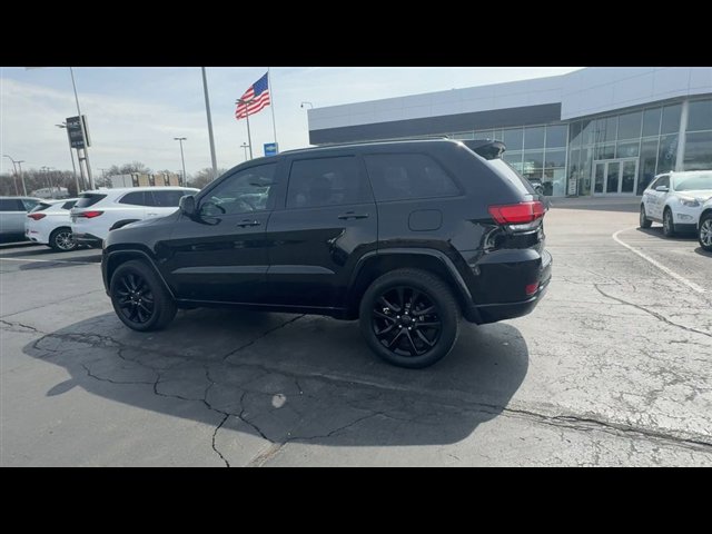 Used 2018 Jeep Grand Cherokee Altitude image 6