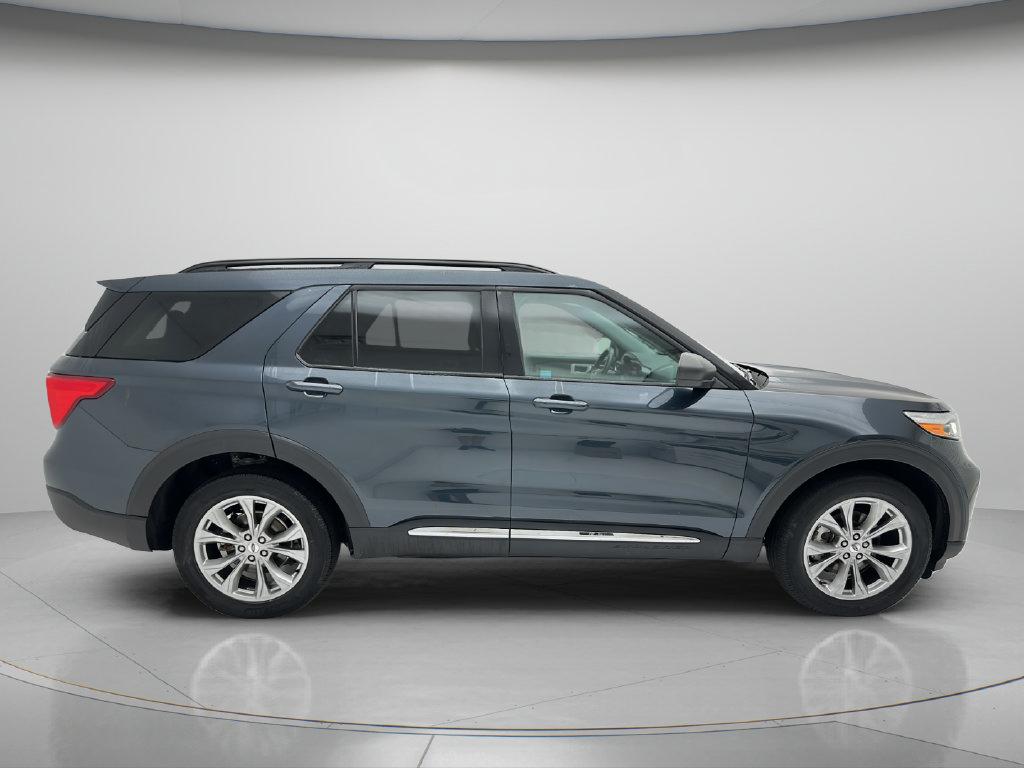 Used 2023 Ford Explorer XLT w/ Equipment Group 202A AWD/4WD image 6