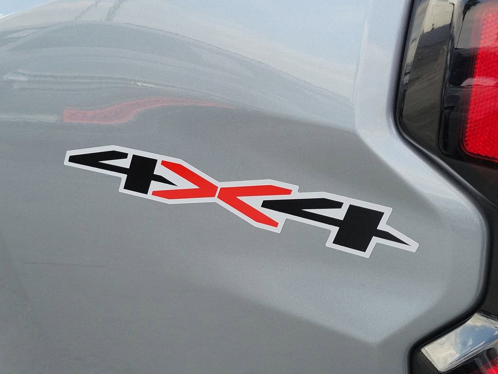 Used 2023 Chevrolet Colorado LT w/ LT Convenience Package image 9