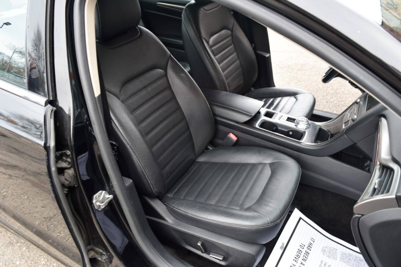 Used 2017 Ford Fusion SE w/ Fusion SE Technology Package FWD image 33