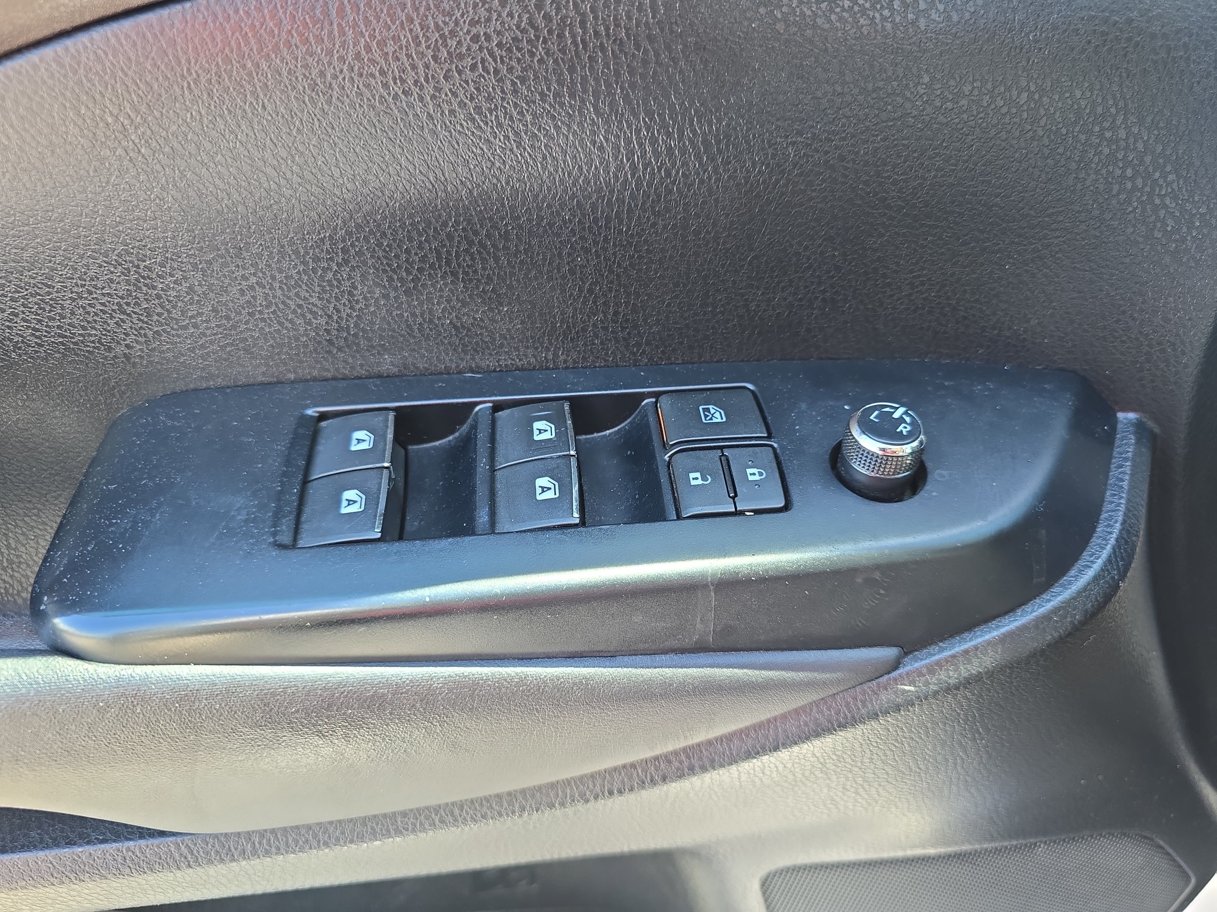 Used 2016 Toyota Highlander Limited Platinum AWD/4WD image 28