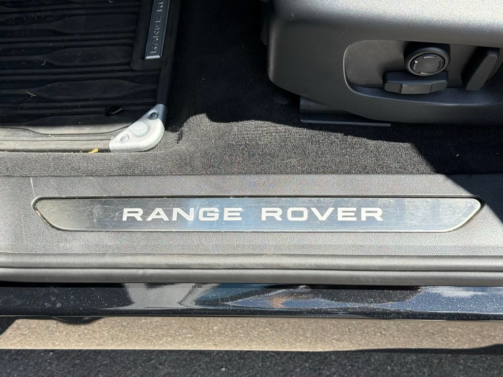 Certified 2026 Land Rover Range Rover Evoque Dynamic SE AWD/4WD image 13