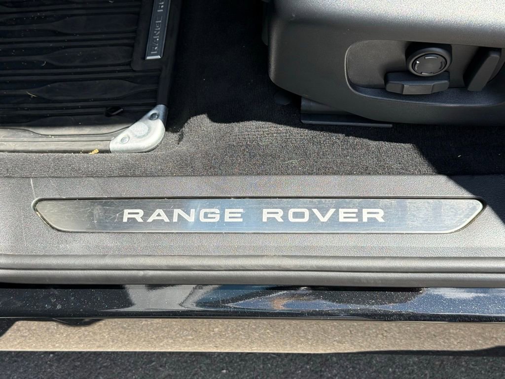 Used 2026 Land Rover Range Rover Evoque Dynamic SE AWD/4WD image 13