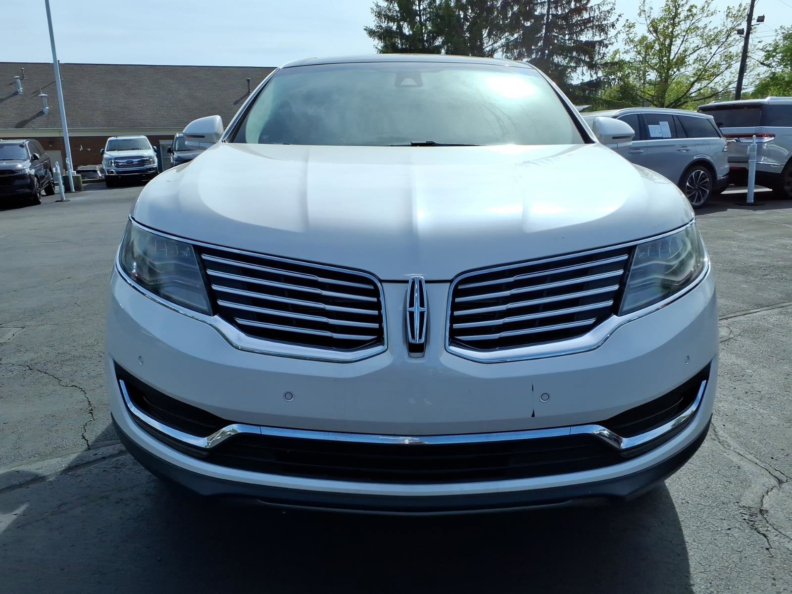 Used 2017 Lincoln MKX Black Label w/ Driver Assistance Package FWD image 2