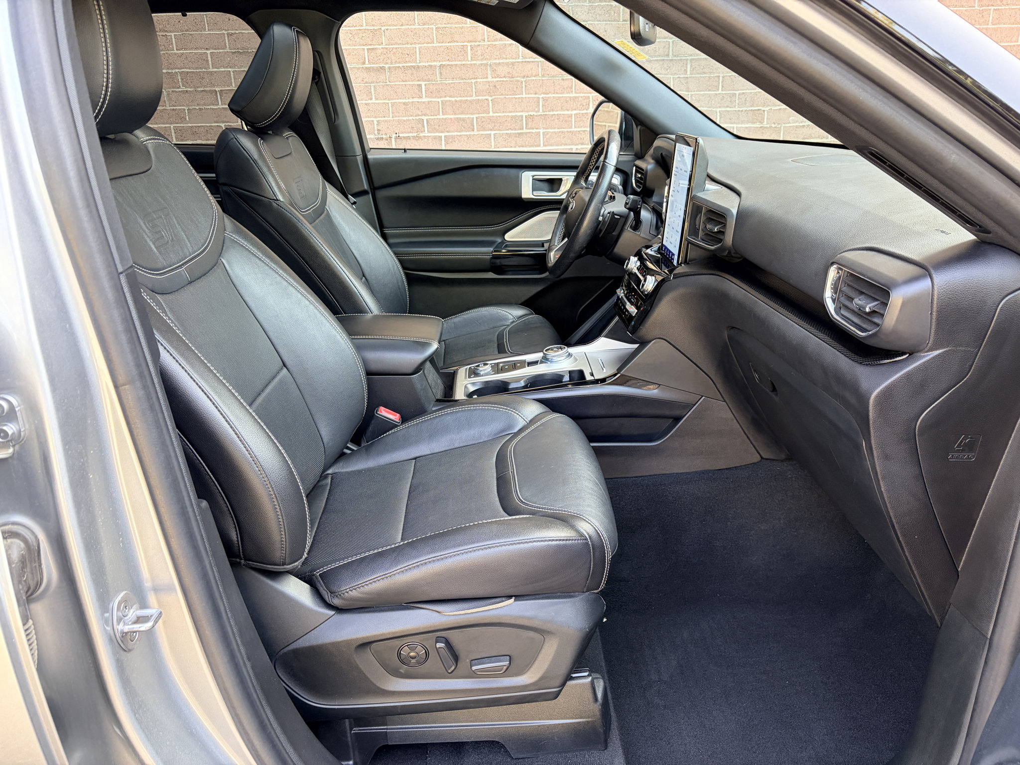 Used 2021 Ford Explorer ST w/ Equipment Group 401A AWD/4WD image 22