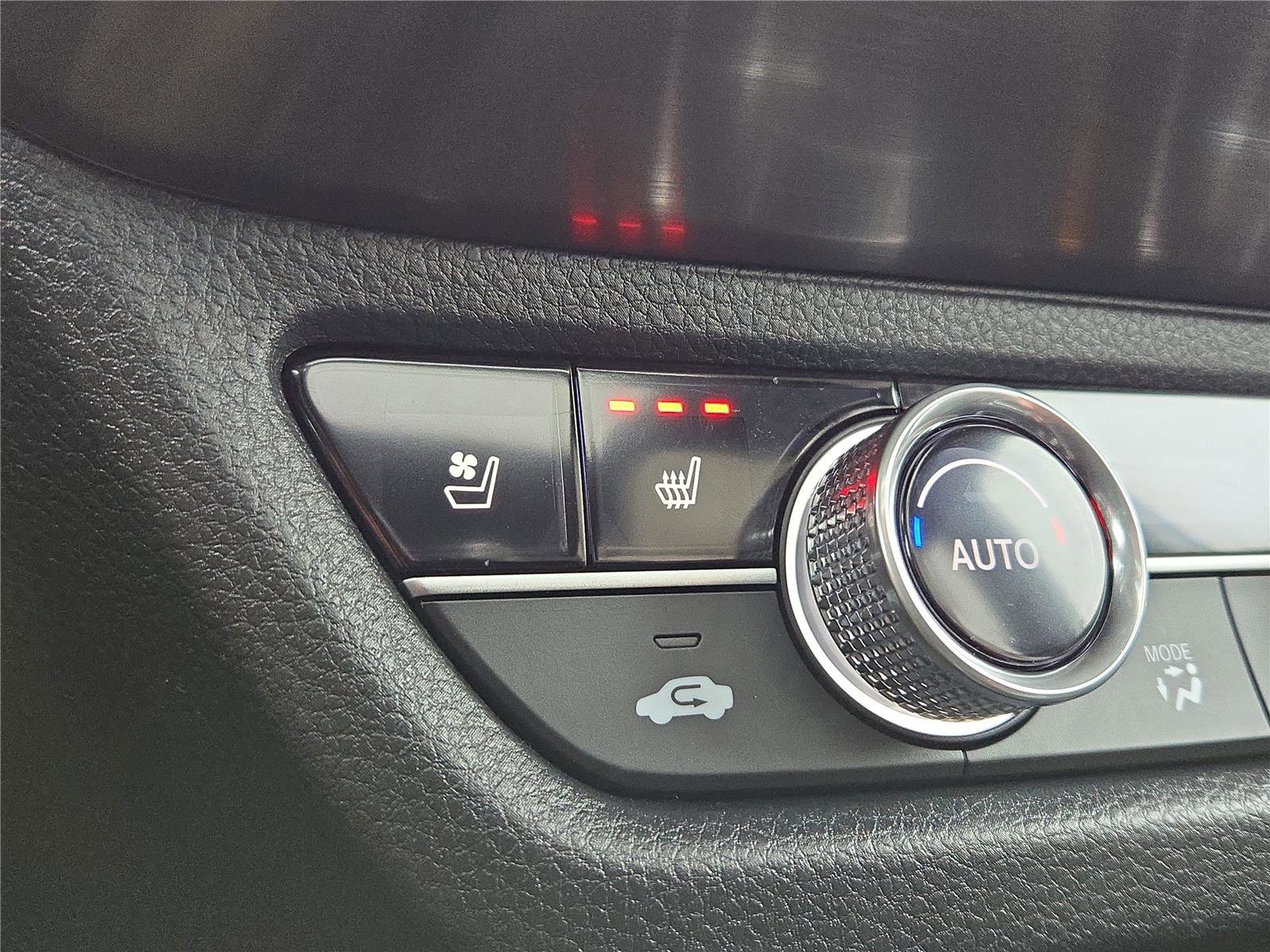 Certified 2025 Acura ADX A-Spec image 9