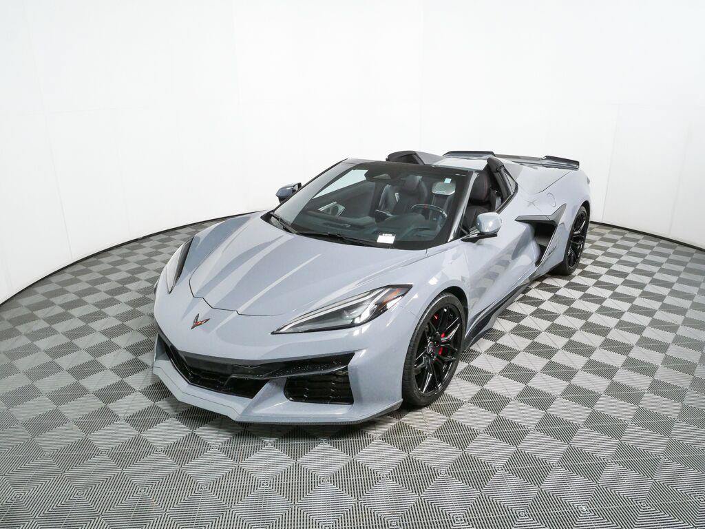 Used 2024 Chevrolet Corvette Z06 RWD image 25