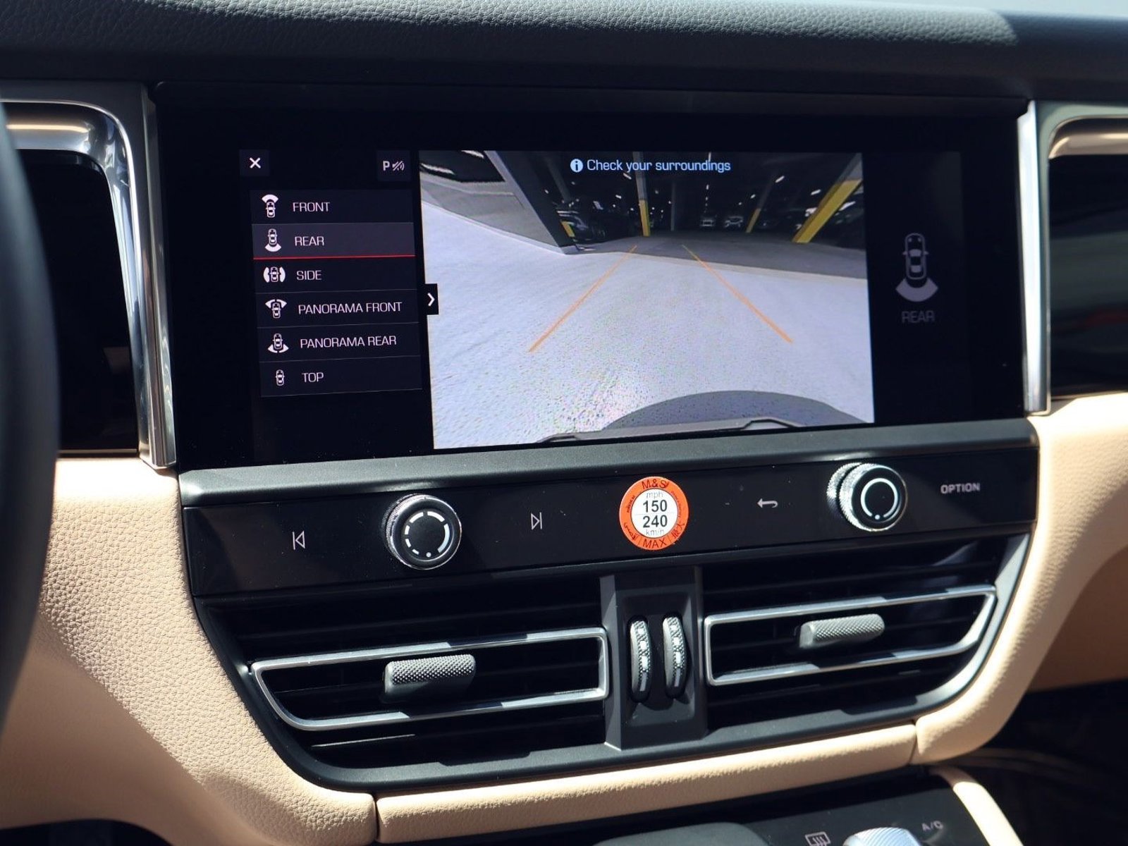 Certified 2025 Porsche Macan image 19