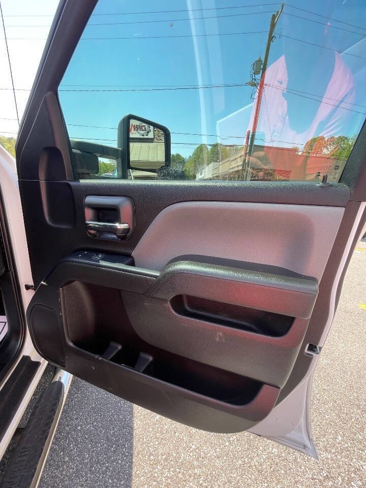 Used 2018 Chevrolet Silverado 2500 W/T w/ WT Convenience Package AWD/4WD image 19