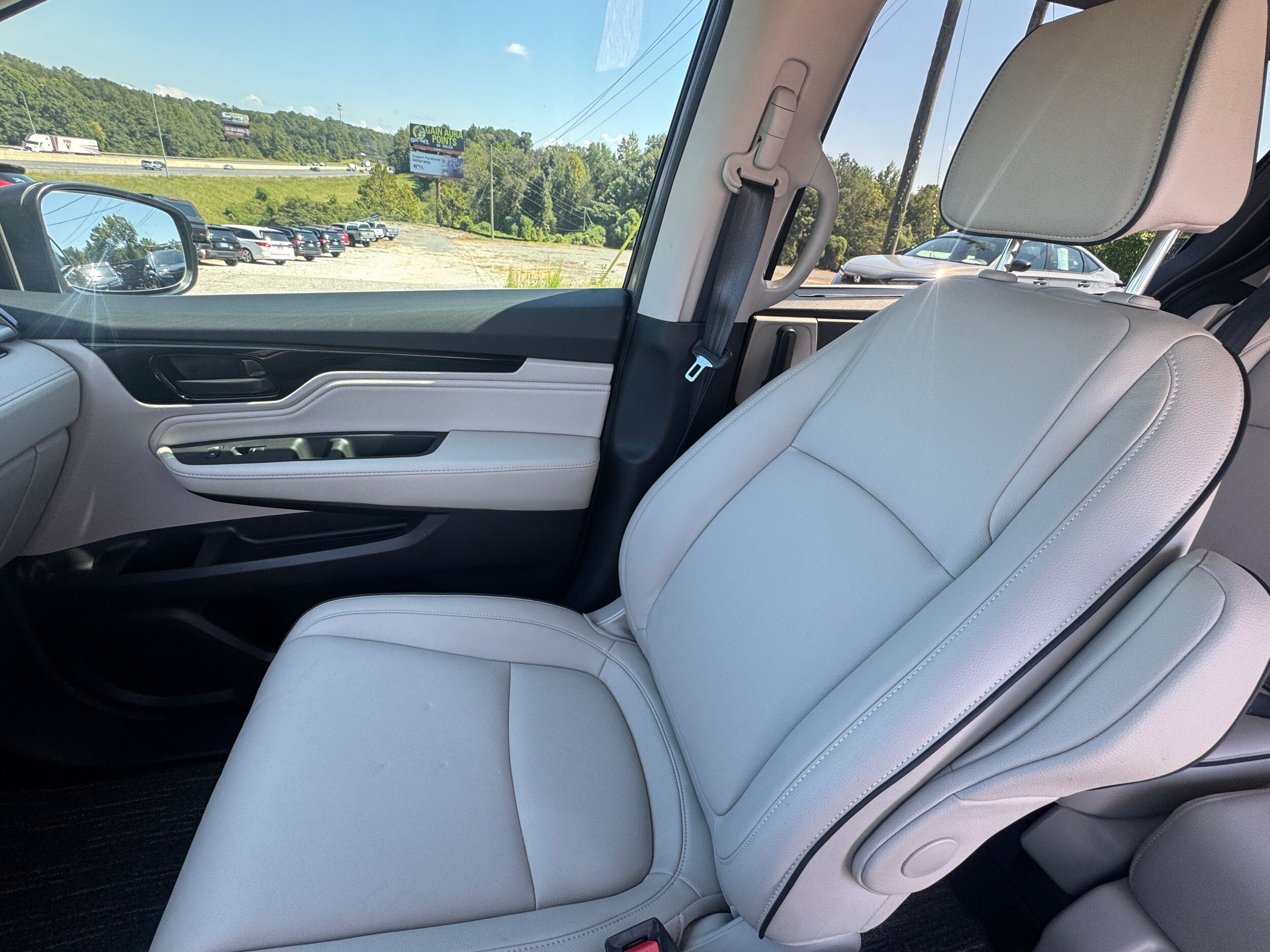 Used 2025 Honda Odyssey Touring image 19