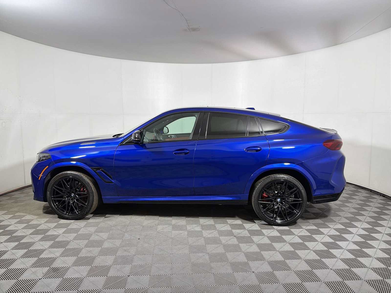Used 2024 BMW X6 M Competition w/ Executive Package AWD/4WD image 4