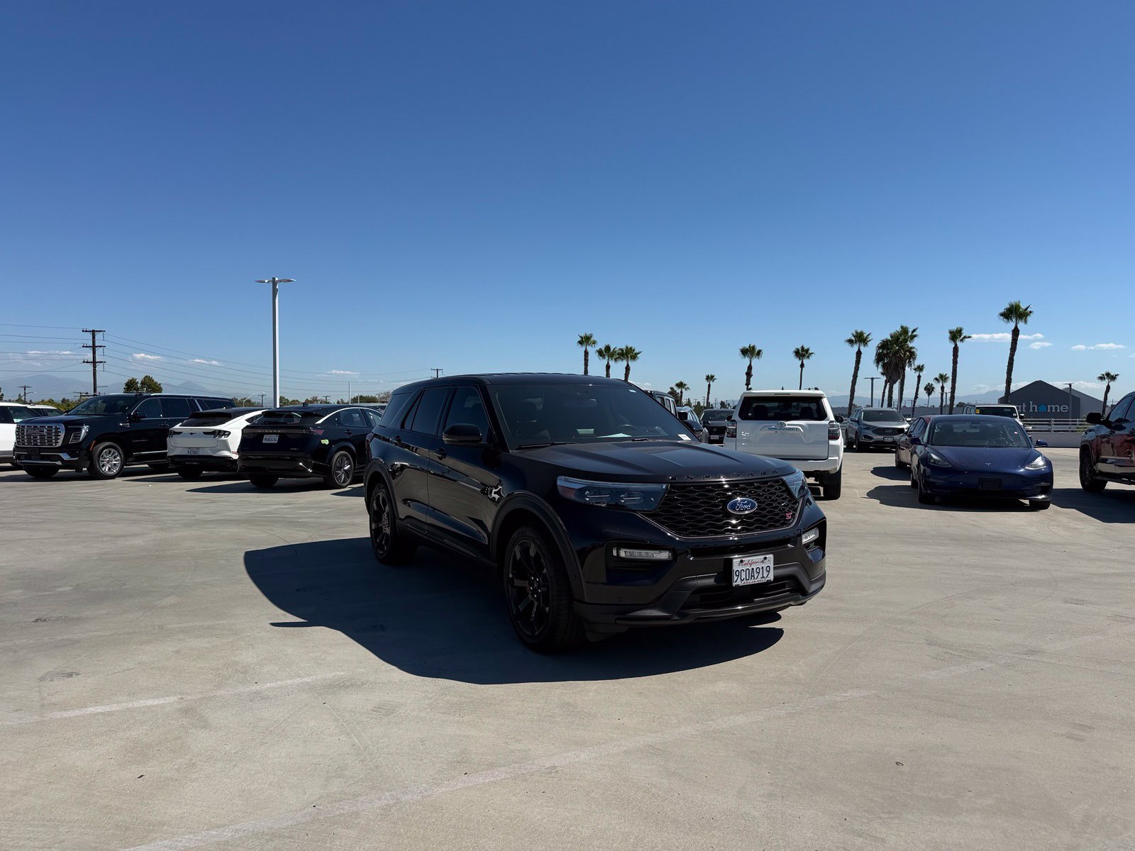 Used 2022 Ford Explorer ST w/ Equipment Group 401A RWD image 4