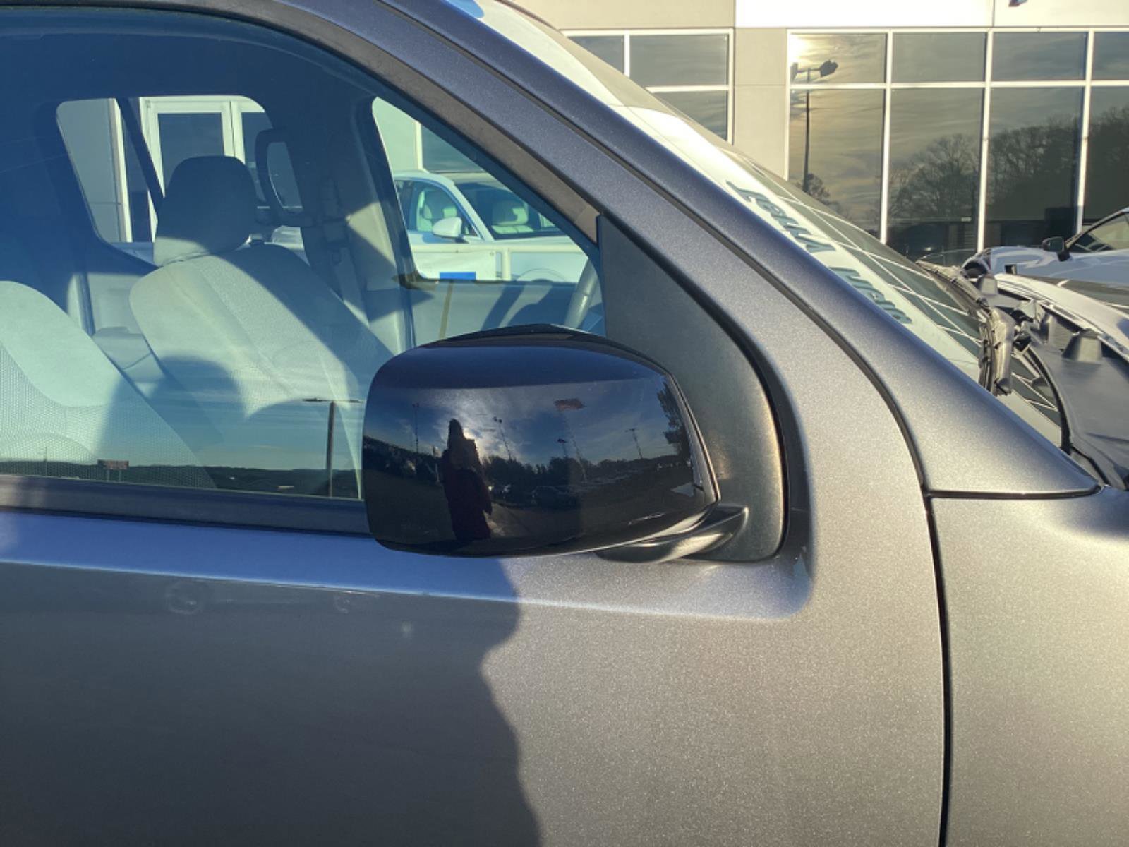 Used 2021 Nissan Frontier SV w/ Midnight Edition Floor Mats image 12