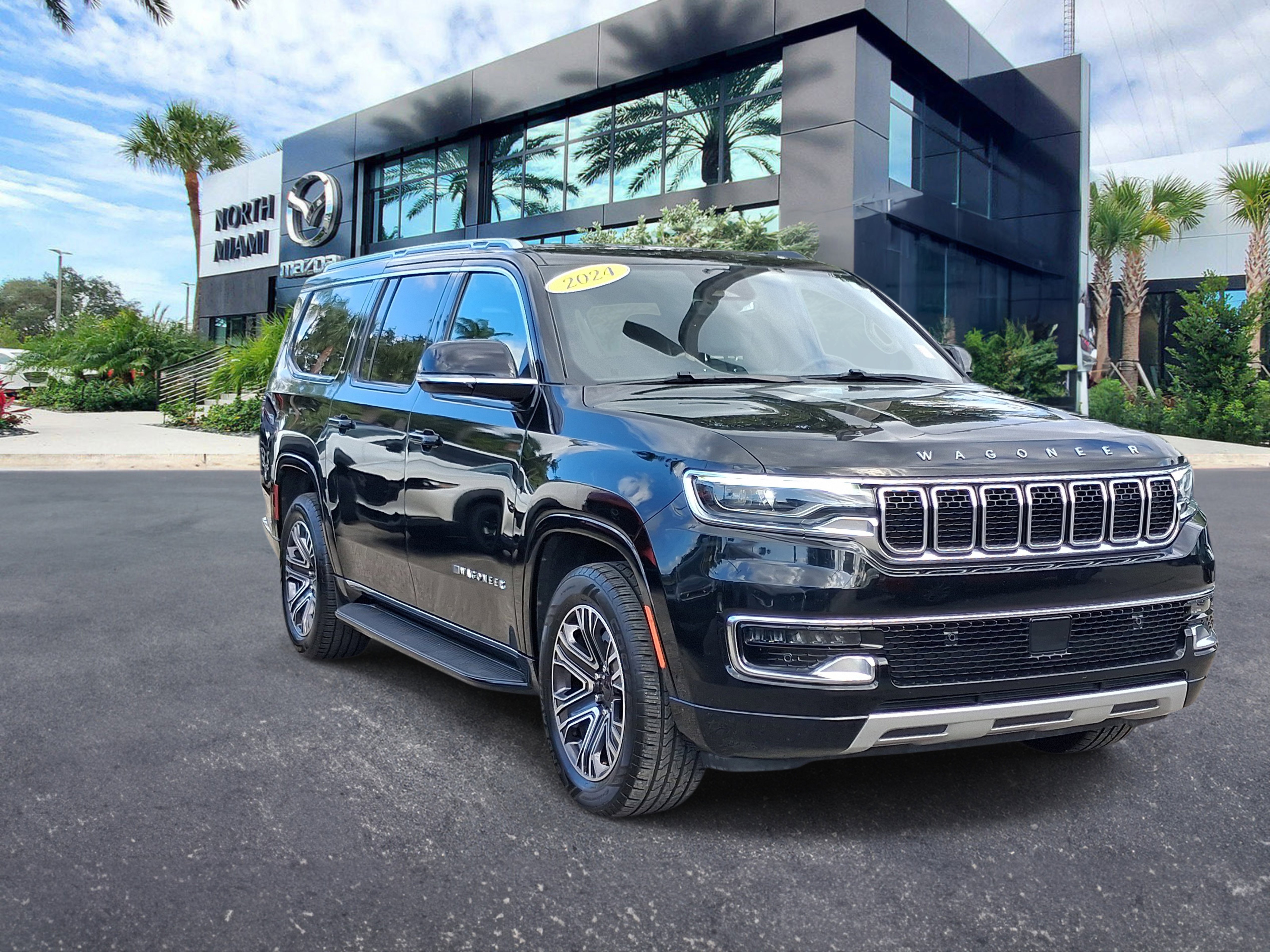 Used 2024 Jeep Wagoneer L Series II RWD image 3