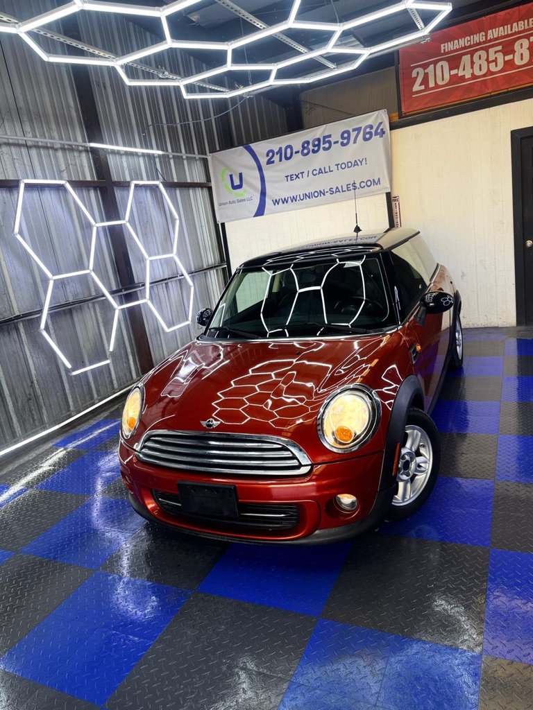 Used 2011 MINI Cooper Hardtop FWD image 4